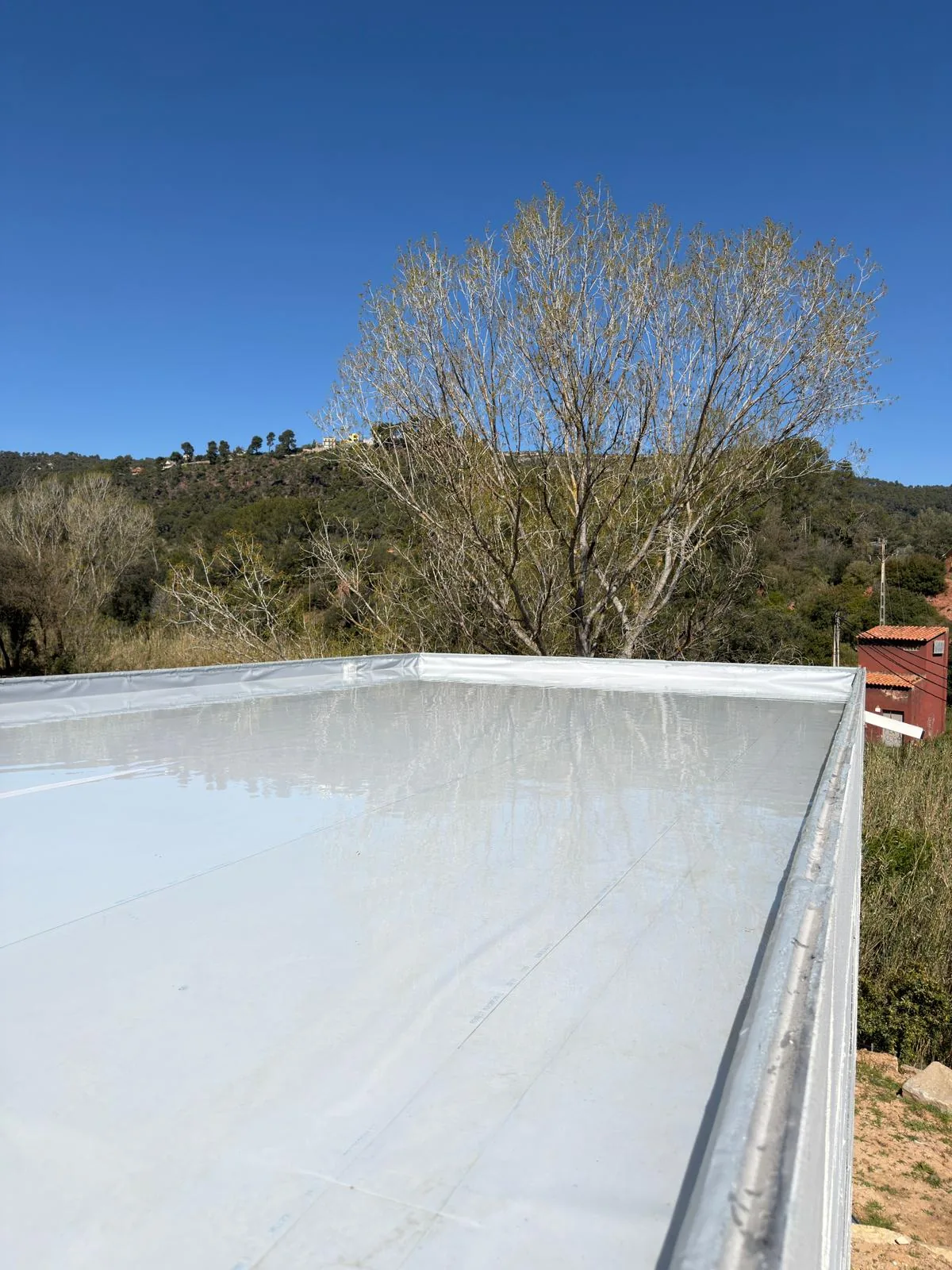 Después: Cubierta rural — Membrana impermeabilizante